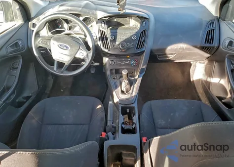 2018 Ford Focus S z USA, uszkodzony, nr VIN 1FADP3E27JL271619